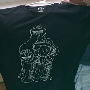 Mens Kaws x Sesame Street Uniqlo tee